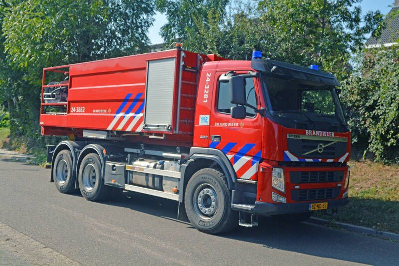 Kenteken: BZ-ND-69 Roepnummer: 24-9983 > 24-3281 Type voertuig: HA Merk &amp; Type: Volvo FM.330(6x4) Opbouw: Multilift Bouwjaar: 2011 In dienst: 2011. Regionaal voertuig