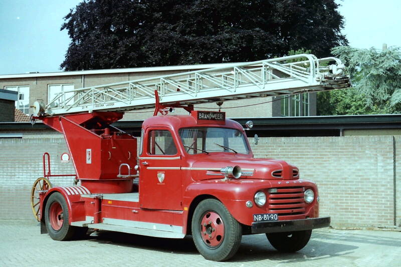 Kenteken: NB-81-90 Type voertuig: AL-20 Merk &amp; Type: Ford F5 Opbouw: Geesink-Brok Bouwjaar: 1955 In dienst: 1955