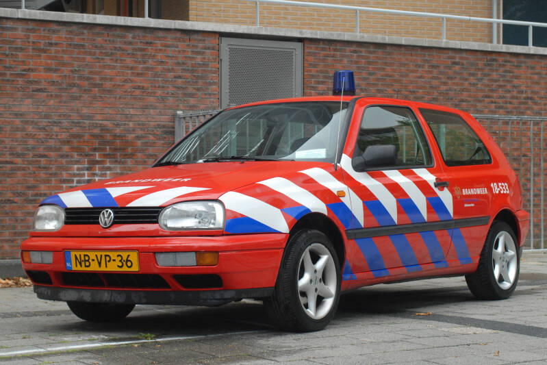Kenteken: NB-VP-36 Roepnummer: 18-533 Type voertuig: DA Merk &amp; Type: Volkswagen Golf TDi Opbouw: Bouwjaar: 1997 In dienst: 2004 Uit dienst: 2013