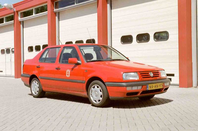 Kenteken: NR-HN-97  Roepnummer: 54-696 Type voertuig: DA Merk &amp; Type: Volkswagen Vento CL Opbouw: Bouwjaar: 1996 In dienst: 1996 Uit dienst: 2001