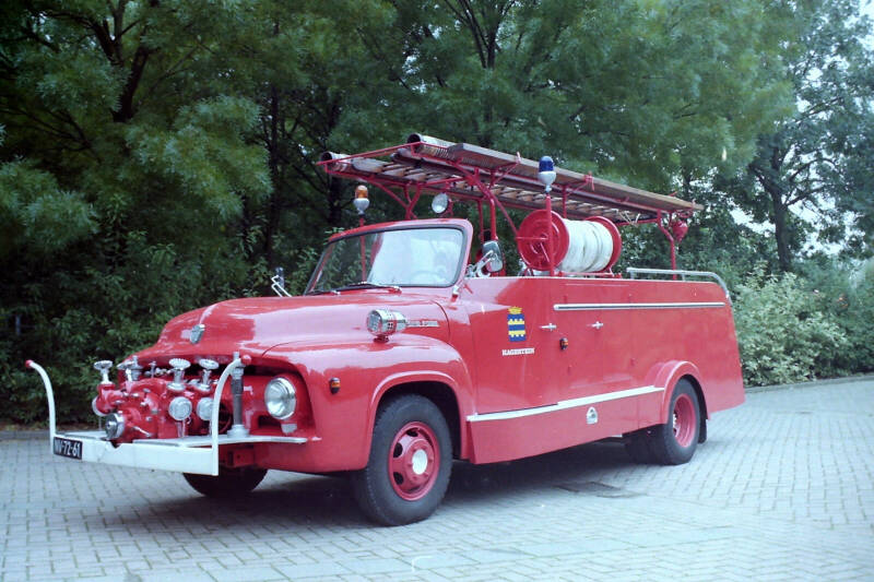Kenteken: NV-72-61 Type voertuig: AS. LD.... Merk &amp; Type: Ford F350 Opbouw: Kronenburg Bouwjaar: 1954 In dienst: 1954 Uit dienst: 1975. Opmerkingen: Museumobject in bezit brandweer.