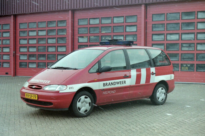 Kenteken: PX-SF-79 Roepnummer: 892 Type voertuig: DA Merk &amp; Type: Ford Galaxy 2,0iGLX Opbouw: Bouwjaar: 1997 In dienst: 1997 Uit dienst: 2007
