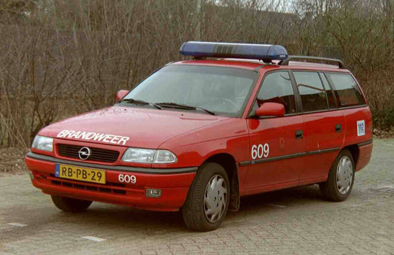 Kenteken: RB-PB-29 Roepnummer: 609 Type voertuig: DA-OD Merk &amp; Type: Opel Astra 1.6-Stationwagon Opbouw: Bouwjaar: 1997 In dienst: 1997 Uit dienst: 2004 Standplaats: Bilthoven