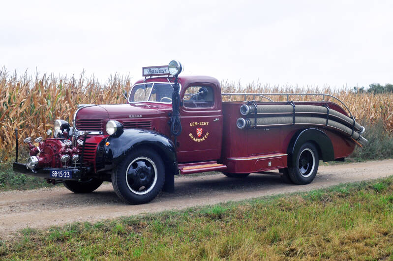Kenteken: SB-15-23 Type voertuig: AS. LD1500 Merk &amp; Type: Dodge WF23 Opbouw: Kronenburg Bouwjaar: 1945 In dienst: 1947 Uit dienst: 19... Kenteken: SB-15-23 Type voertuig: AS. LD1500 Merk &amp; Type: Dodge WF23 Opbouw: Kronenburg Bouwjaar: 1945 In dienst: 1947