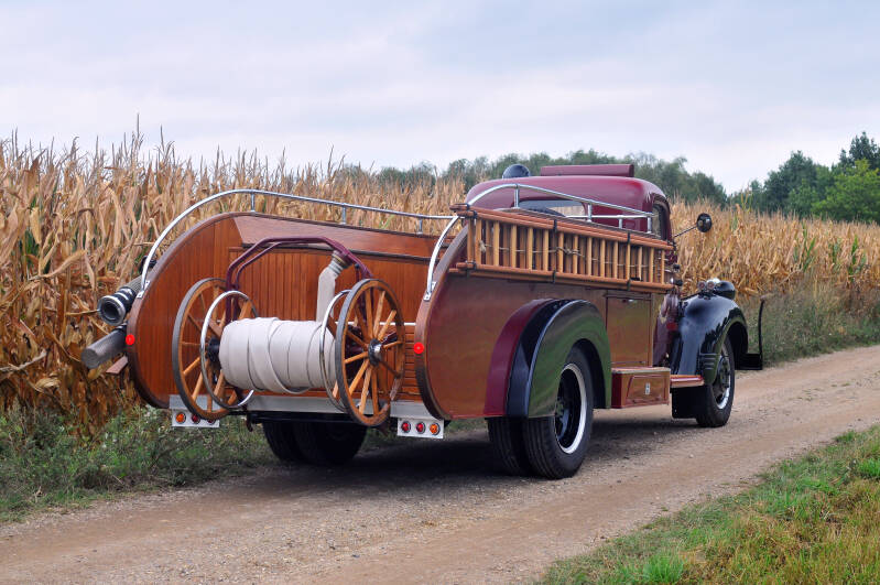 Kenteken: SB-15-23 Type voertuig: AS. LD1500 Merk &amp; Type: Dodge WF23 Opbouw: Kronenburg Bouwjaar: 1945 In dienst: 1947 Uit dienst: 19... Kenteken: SB-15-23 Type voertuig: AS. LD1500 Merk &amp; Type: Dodge WF23 Opbouw: Kronenburg Bouwjaar: 1945 In dienst: 1947