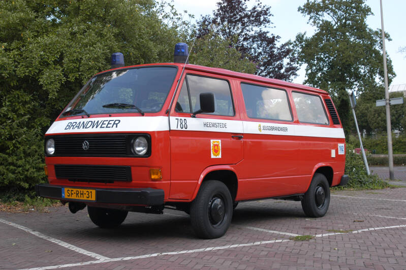 Kenteken: SF-RH-31 Roepnummer: 54-788 Type voertuig: PM9 Merk &amp; Type: Volkswagen Transporter T3-D Opbouw: Bouwjaar: 1987 In dienst: 2004 Uit dienst: 2006.