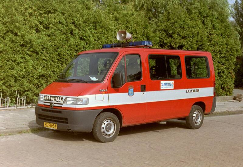 Kenteken: SX-FD-54 Roepnummer: 637 Type voertuig: PM8 Merk &amp; Type: Peugeot Boxer 2.5TDi Opbouw: Bouwjaar: 1998 In dienst: 1998 Uit dienst: 2008
