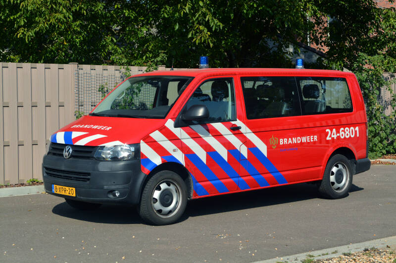 Kenteken: 8-XPR-Roepnummer: 24-6801 20 Type voertuig: DB Merk &amp; Type: Volkswagen Transporter T5-Kombi 2,0TDi Opbouw: Bouwjaar: 2014 In dienst: 2014