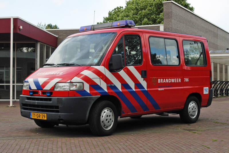Kenteken: TT-DR-29 Roepnummer: 81-786 Type voertuig: DB-K Merk &amp; Type: Citroën Jumper 27C-Combi 2,5TDi Opbouw: Bouwjaar: 1998 In dienst: 2000 Uit dienst: 2009