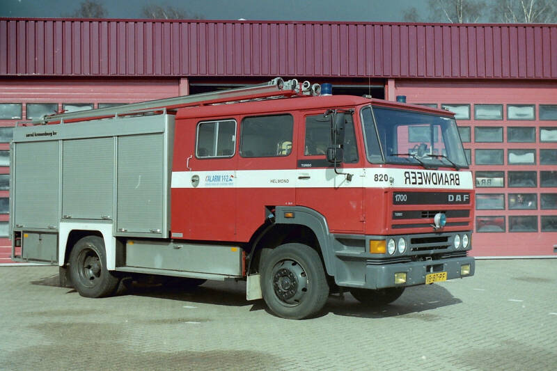 Kenteken: VB-87-PF Roepnummer: 723 > 81-820 Type voertuig: TS9 LD3000 HD240 T1500 Merk &amp; Type: DAF FF1700DNT365 Opbouw: Kronenburg Bouwjaar: 1988 In dienst: 1988 Uit dienst: 2009. Geëxporteerd naar: Argentinië (Puerto San Antonio Este) 