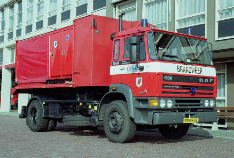 Kenteken: VD-19-SZ Roepnummer: 572 > 902 Type voertuig: HA Merk &amp; Type: DAF FF1900DNS400 Opbouw: Leebur Bouwjaar: 1982 In dienst: 1982