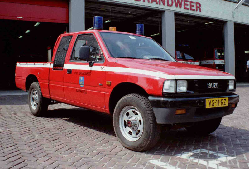 Kenteken: VG-11-RZ Roepnummer: 181 Type voertuig: PM3 Merk &amp; Type: Isuzu Campo-TFS54SC-PickUp Opbouw: Bouwjaar: 1990 In dienst: 1990 Uit dienst: 1999