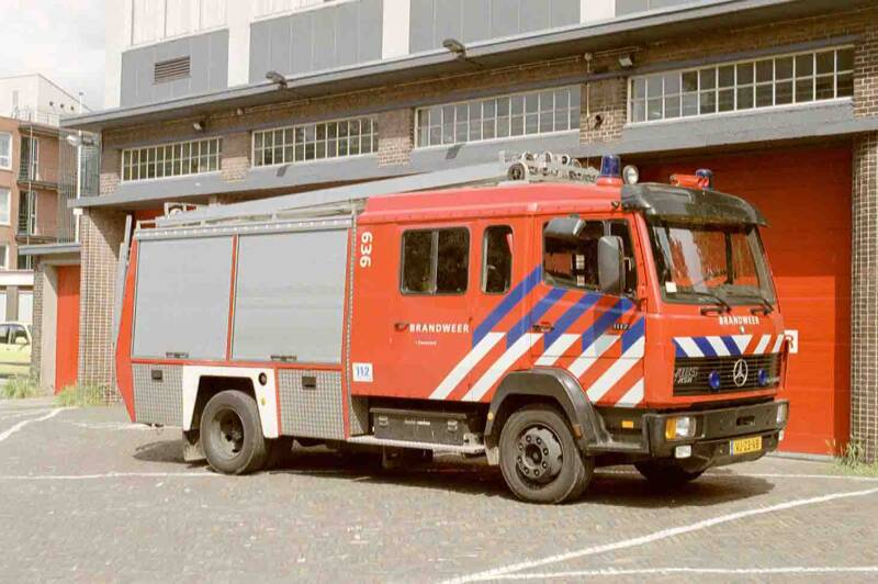 Kenteken: VJ-23-VB Roepnummer: (344) 11-8044 Type voertuig: TS10 LD3000 HD250 T1500 Merk &amp; Type: Mercedes Benz 1117F37[Ecol] Opbouw: Doeschot-Rosenbauer Bouwjaar: 1990 In dienst: 2010 Uit dienst: 2012. Opmerkingen: Tot 2010 gestationeerd te Wormerveer (11
