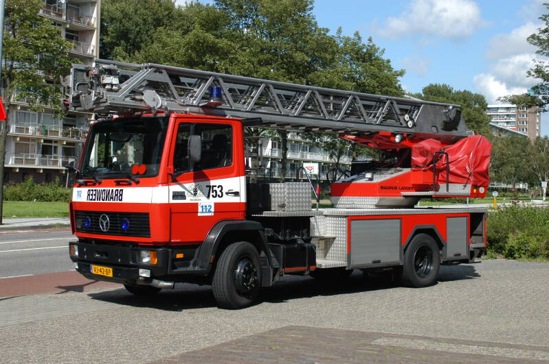 Kenteken: VJ-42-BP Roepnummer: 753 Type voertuig: AL-K24 Merk &amp; Type: Mercedes Benz 1120F36[Ecol] Opbouw: Magirus Bouwjaar: 1990 In dienst: 1990 Uit dienst: 2006