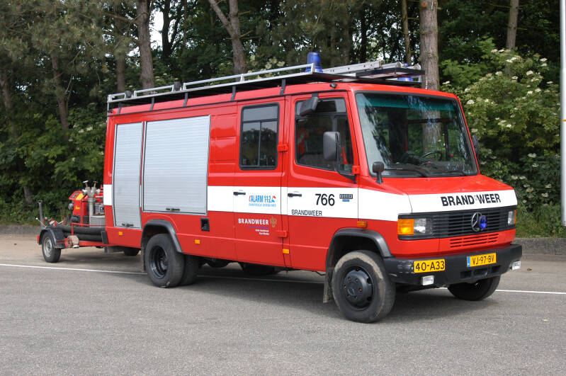 Kenteken: VJ-97-BV Roepnummer: 766 Type voertuig: PM8 Merk &amp; Type: Mercedes Benz 811FD37[Ecov] Opbouw: Kobra Bouwjaar: 1989 In dienst: 1989 Uit dienst: 2007