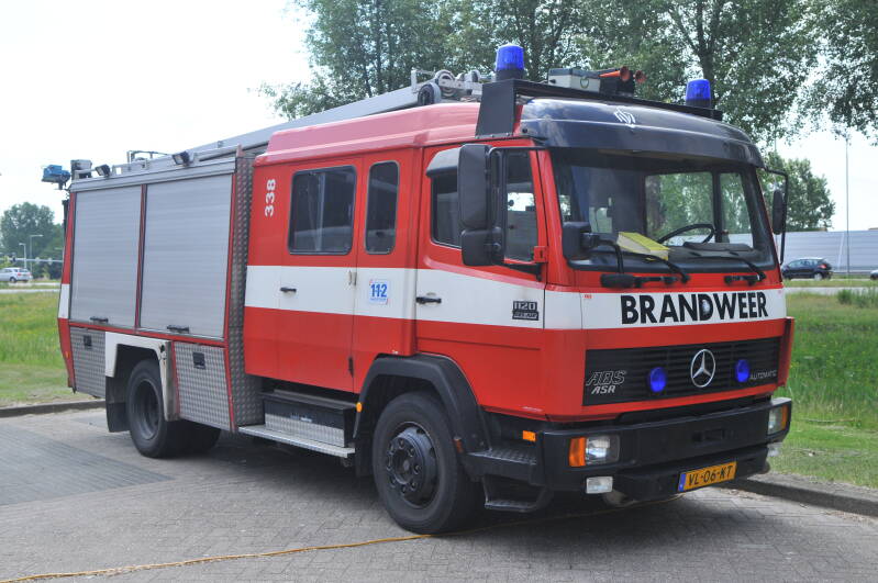 Kenteken: VL-06-KT Roepnummer: 338 Type voertuig: TS8 LD3000 HD250 T1500 Merk &amp; Type: Mercedes Benz 1120F36[Ecol] Opbouw: Doeschot-Rosenbauer Bouwjaar: 1991 In dienst: 2009 Uit dienst: 2012. Afkomstig van korps Halfweg.  