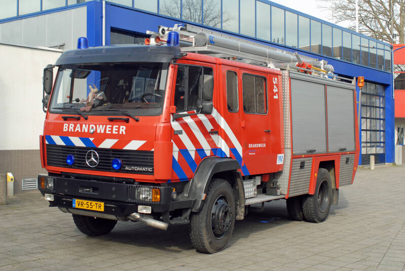 Kenteken: VR-55-TR Roepnummer: 540 > 541 > 15-1140 Type voertuig: TS7 LD3000 HD250 T2000 Merk &amp; Type: Mercedes Benz 1120AF36[Ecol] Opbouw: Doeschot-Rosenbauer Bouwjaar: 1992 In dienst: 1992 Uit dienst: 2013