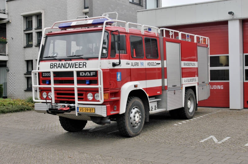 Kenteken: VS-39-BT Roepnummer: 835 Type voertuig: TS9 LD2400 T4250 Merk &amp; Type: DAF FFV2300HT365 Opbouw: Mucar-Godiva Bouwjaar: 1992 In dienst: 1992 Uit dienst: 2011. Geëxporteerd naar: Kroatië (Trš?e) 
