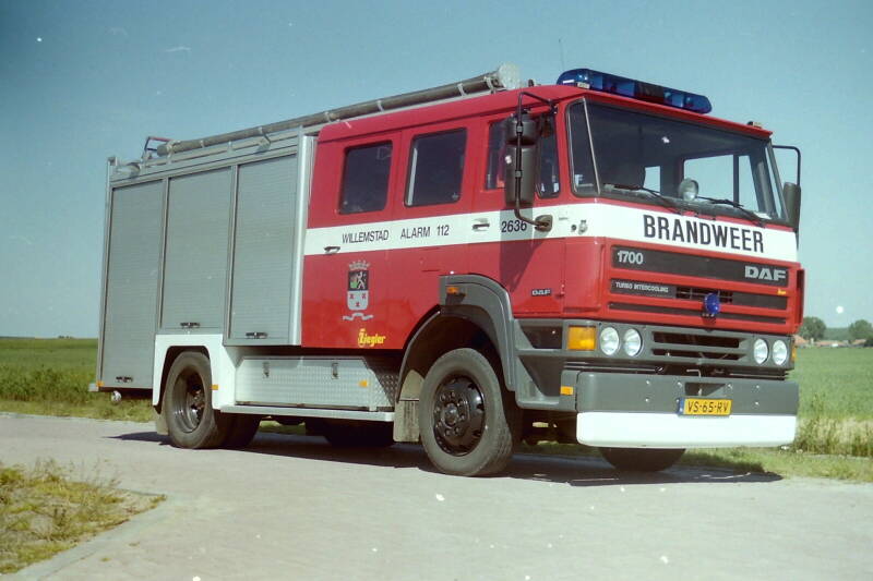 Kenteken: VS-65-RV Roepnummer: 20-2636 Type voertuig: TS8 LD2800 HD260 T1500/200 Merk &amp; Type: DAF FF1700NS365 Opbouw: Ziegler Brandweertechniek Bouwjaar: 1992 In dienst: 1992 Uit dienst: 2011