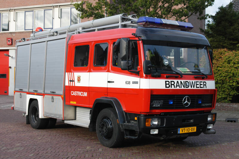 Kenteken: VT-10-XV Roepnummer: CAS638 Type voertuig: TS8 LD2800 HD240 T1500 Merk &amp; Type: Mercedes Benz 1120F37[Ecol] Opbouw: Mostard-Godiva Bouwjaar: 1993 In dienst: 1993 Uit dienst: 2010. Geëxporteerd naar: Argentinië (Los Surgentes)