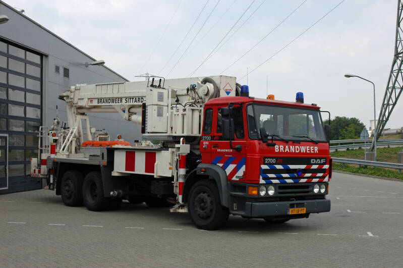 Kenteken: VT-18-PT Roepnummer: 2753 > 92-753 Type voertuig: HW-23,5 Merk &amp; Type: Ginaf F3125N Opbouw: Hilton Bouwjaar: 1992 In dienst: 2000 Uit dienst: 2014 Standplaats: Geleen. Opmerkingen: Overgenomen van Nibra Schaarsbergen.
