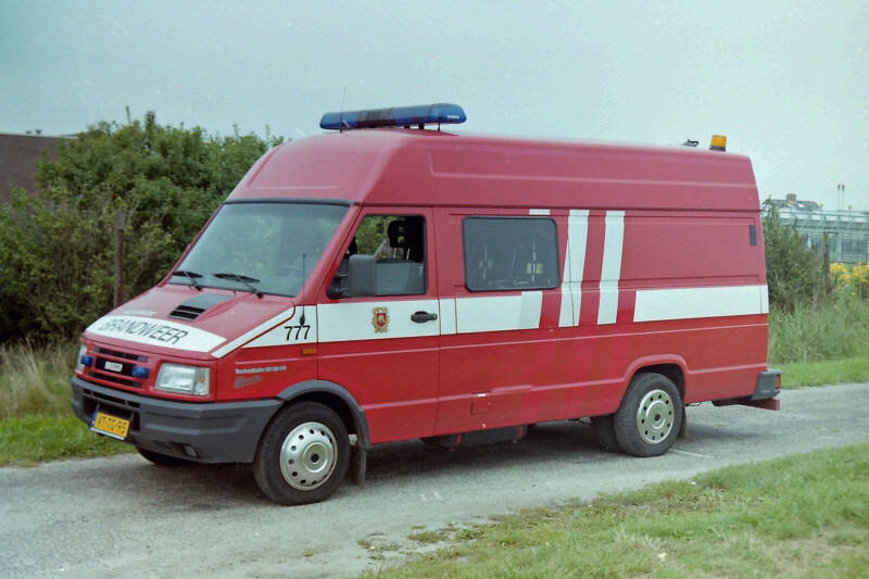 Kenteken: VT-TG-95 Roepnummer: 777 Type voertuig: GM6 Merk &amp; Type: Iveco Daily 35.10i Opbouw: Bouwjaar: 1997 In dienst: 1997 Uit dienst: 2008. Geëxporteerd naar: Duitsland 