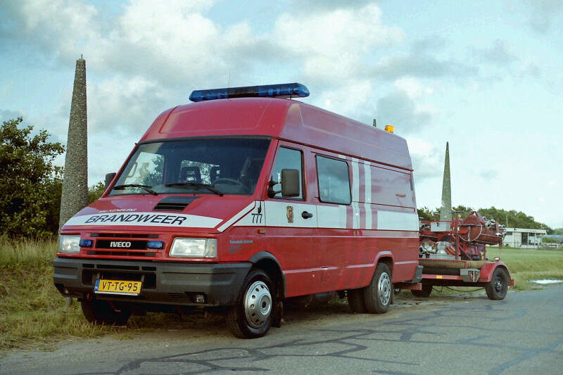Kenteken: VT-TG-95 Roepnummer: 777 Type voertuig: GM6 Merk &amp; Type: Iveco Daily 35.10i Opbouw: Bouwjaar: 1997 In dienst: 1997 Uit dienst: 2008. Geëxporteerd naar: Duitsland 