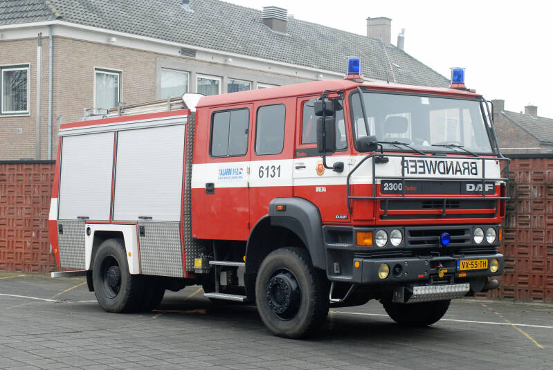 Kenteken: VX-55-TH Roepnummer: 631 > 6131 Type voertuig: TS8 LD3000 HD250 T3000 Merk &amp; Type: DAF FFV2300HT365 Opbouw: Doeschot-Rosenbauer Bouwjaar: 1993 In dienst: 1993 Uit dienst: 2014.Geëxporteerd naar: Tsjechië (Poříčany)