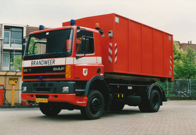 Kenteken: VX-68-TR Roepnummer: 886 > 3184 Type voertuig: HA Merk &amp; Type: Daf FAV65.210NC400 Opbouw: LeeBur Bouwjaar: 1993 In dienst: 1993