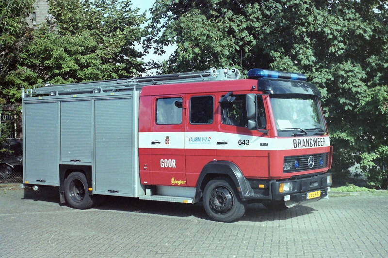 Kenteken: VX-69-BY Roepnummer: 643 > 05-1032 Type voertuig: TS9 LD2800 HD260 T1500 Merk &amp; Type: Mercedes Benz 1117F37[Ecol] Opbouw: Ajax-Ziegler Bouwjaar: 1993 In dienst: 1993 Uit dienst: 2008. Geëxporteerd naar: Argentinië (Lanús)