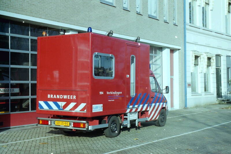Kenteken: VX-JS-95 Roepnummer: 994 > 04-1696 Type voertuig: VC-2 Merk &amp; Type: Mercedes Benz 312D35[Sprinter] Opbouw: KPN Bouwjaar: 1998 In dienst: 1998 Uit dienst: 2013. Regionaal BiZa voertuig.