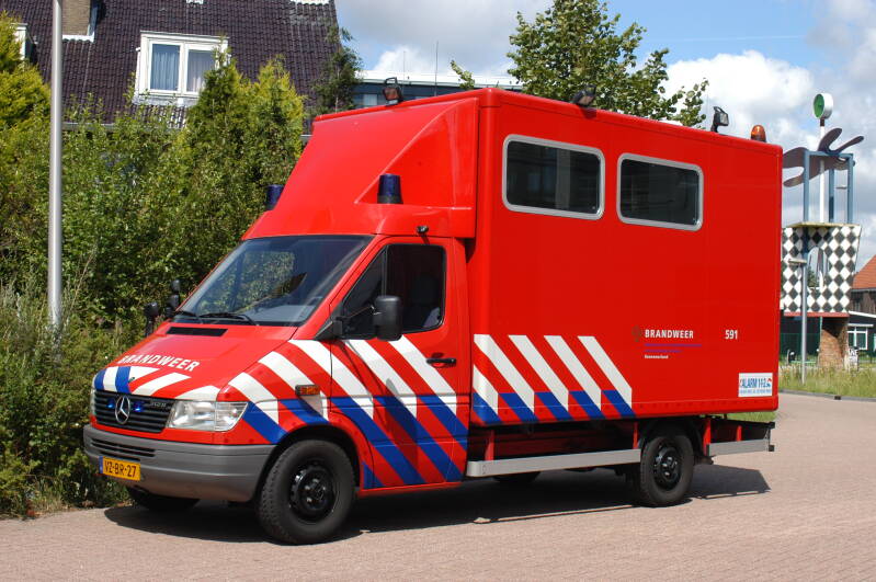 Kenteken: VZ-BR-27 Roepnummer: 591 Type voertuig: VC-2 Merk &amp; Type: Mercedes Benz 312D35[Sprinter] Opbouw: KPN Bouwjaar: 1999 In dienst: 1999 Uit dienst: 2010. Opmerkingen: Regionaal BiZa voertuig.