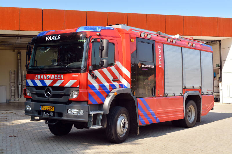 Kenteken: 55-BDD-7 Roepnummer: 24-3541 Type voertuig: TST7 LD3000 HD250 T2500/200 Merk &amp; Type: Mercedes Benz 1629AF38[Atego] Opbouw: Kenbri-Rosenbauer Bouwjaar: 2013 In dienst: 2013