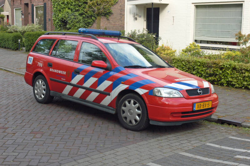 Kenteken: XB-BX-51 Roepnummer: 796 Type voertuig: DA-OVD Merk &amp; Type: Opel Astra 1,6D-Stationwagon Opbouw: Bouwjaar: 1999 In dienst: 2003 Uit dienst: 2009. Opmerkingen: Overgenomen van stadsgewest Vlissingen-Middelburg, korps Middelburg (4595)