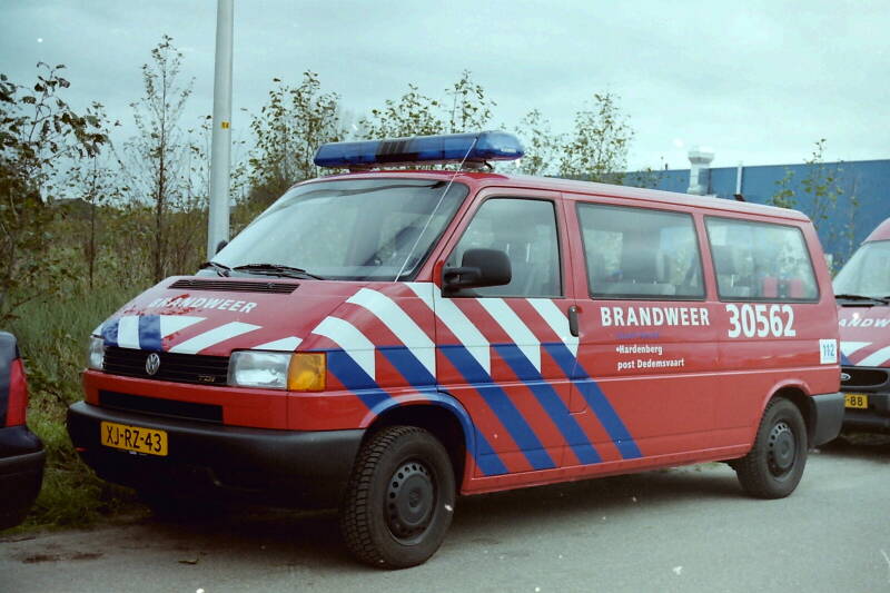 Kenteken: XJ-RZ-43 Roepnummer: 30-562 > 04-2306 Type voertuig: PM8 Merk &amp; Type: Volkswagen Transporter T4-Kombi TDi-Synchro Opbouw: Bouwjaar: 1998 In dienst: 1998