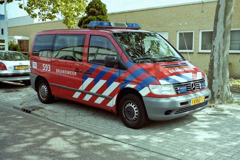 Kenteken: XX-BG-72 Roepnummer: 593 Type voertuig: VC-3 Merk &amp; Type: Mercedes Benz 110D30[Vito] Opbouw: Bouwjaar: 1999 In dienst: 1999 Uit dienst: 2007. Regionaal voertuig