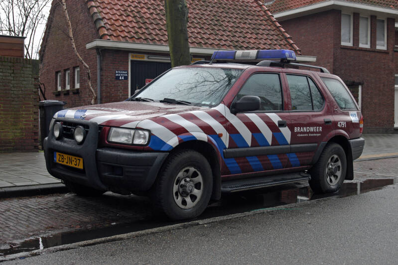 Kenteken: ZB-JN-37 Roepnummer: 4791 Type voertuig: DA-OVD Merk &amp; Type: Opel Frontera 2,2D Opbouw: Bouwjaar: 1999 In dienst: 1999 Uit dienst: 2007