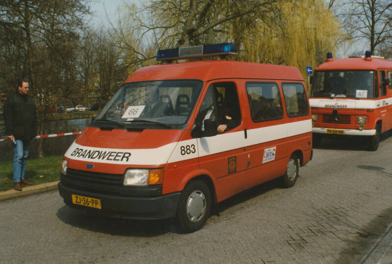 Kenteken: VF-32-ZR Roepnummer: 883 > ZJ-36-PP Type voertuig: DB9 Merk &amp; Type: Ford Transit 100 bus 2.0 Opbouw: Bouwjaar: 1991 In dienst: 1991 Uit dienst: 1999