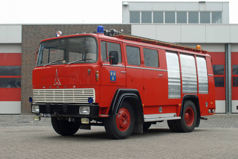Kenteken: ZN-66-06 Roepnummer: BoKa-1 Type voertuig: TS7 LD3300 HD240 T1500/150 Merk &amp; Type: Magirus Deutz 135D12F Opbouw: Motorkracht-Magirus Bouwjaar: 1968 In dienst: 1986 Uit dienst: 2003. Opmerkingen: Overgenomen van brandweer Papendrecht