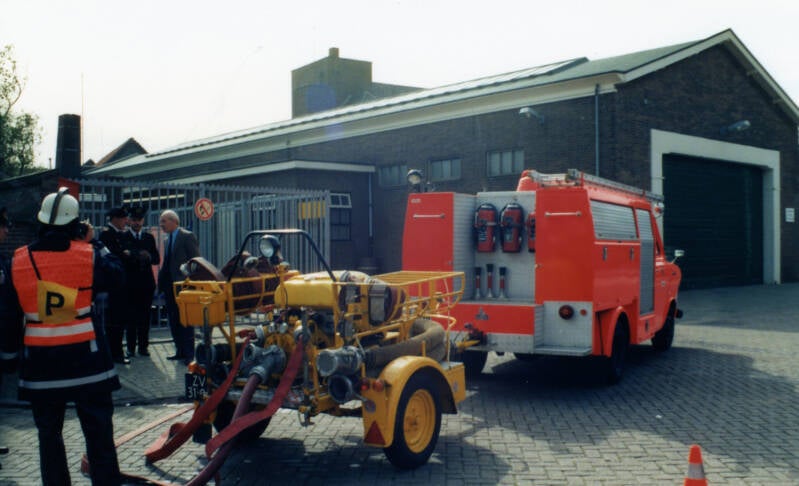 Kenteken: ZV-31-05 Roepnummer: 960 > 565 Type voertuig: TS2 HD... T... P750 Merk &amp; Type: Ford Transit 1750 Opbouw: Kronenburg Bouwjaar: 1970 In dienst: 1970 Uit dienst: 1991 Standplaats: Sassenheim