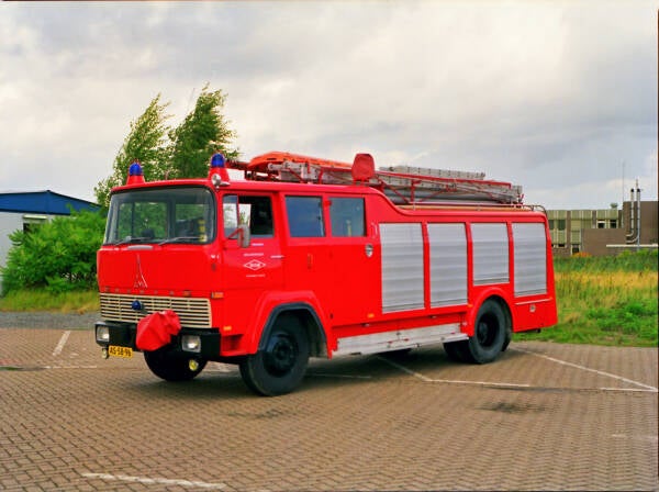 Kenteken: AS-58-96 Roepnummer: W5 > 5681 Type voertuig: GM6 Merk &amp; Type: Magirus Deutz 156D15F Opbouw: Kronenburg Bouwjaar: 1969 In dienst: 1969 Uit dienst: 2002 Standplaats: Terneuzen