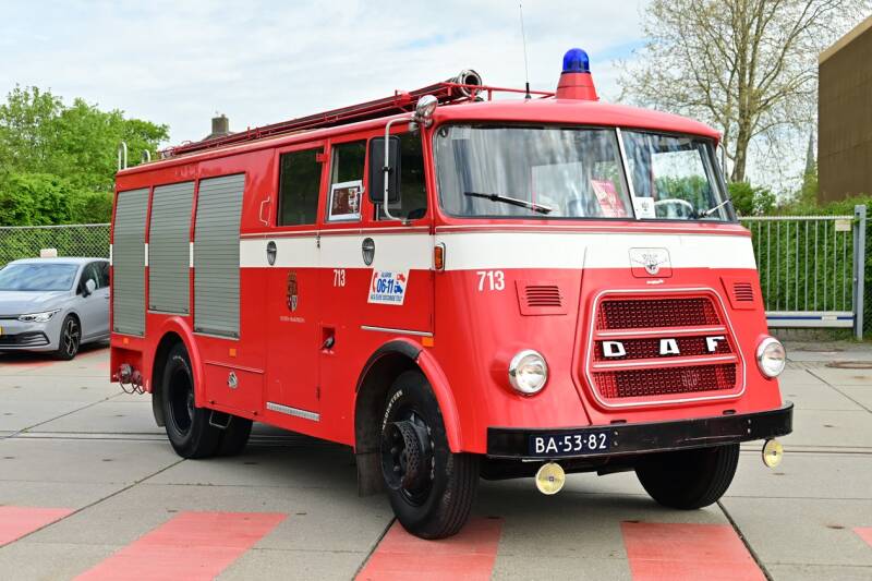 Kenteken: BA-53-82 Roepnummer: 713 Type voertuig: TS9 MD/LD2250 T1500 Merk &amp; Type: DAF A1300BA360 Opbouw: Kronenburg Bouwjaar: 1971 In dienst: 1971 Uit dienst: 1991