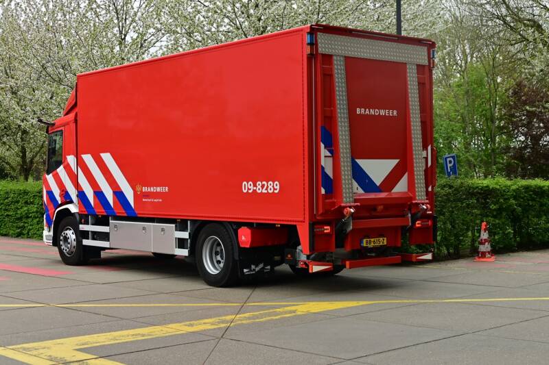 Kenteken: BB-615-Z Roepnummer: 09-8289 Type voertuig: VW-LO Merk &amp; Type: DAF XD290FA510 Opbouw: Jos Mulder-Visser-Dhollandia Bouwjaar: 2025 In dienst: 2026 Uit dienst:  Regionaal inzetbaar.