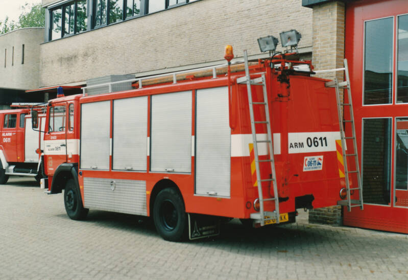 Kenteken: BB-67-KK Roepnummer: 27-672 Type voertuig: HV-2 Merk &amp; Type: Magirus-Deutz 130M9F Opbouw: Motorkracht-Hiab Bouwjaar: 1981 In dienst: 1981 Uit dienst: 2002