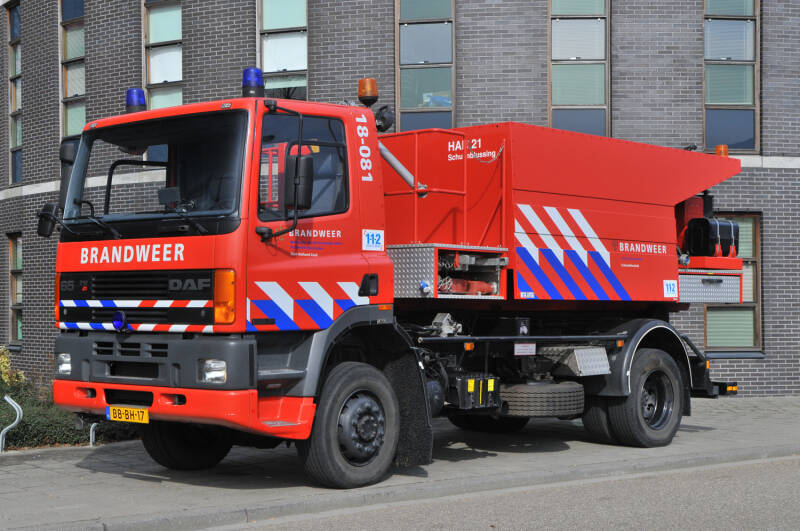 Kenteken: BB-BH-17 Roepnummer: 18-081 Type voertuig: HA Merk &amp; Type: DAF FAV65-210NC400 Opbouw: Leebur Bouwjaar: 1993 In dienst: 2004 Uit dienst: 2013.  Regionaal voertuig. Afkomstig van Oud Beijerland