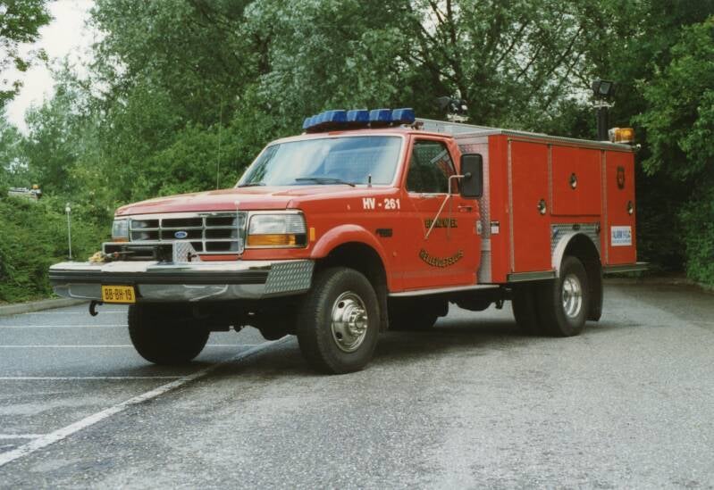 Kenteken: BB-BH-19 Roepnummer: HV261 > HV62-1 Kenteken: BB-BH-19 Type voertuig: HV-SI Merk &amp; Type: Ford F350-XTL Opbouw: Emergency One Bouwjaar: 1993 In dienst: 1993 Uit dienst: 2007. 