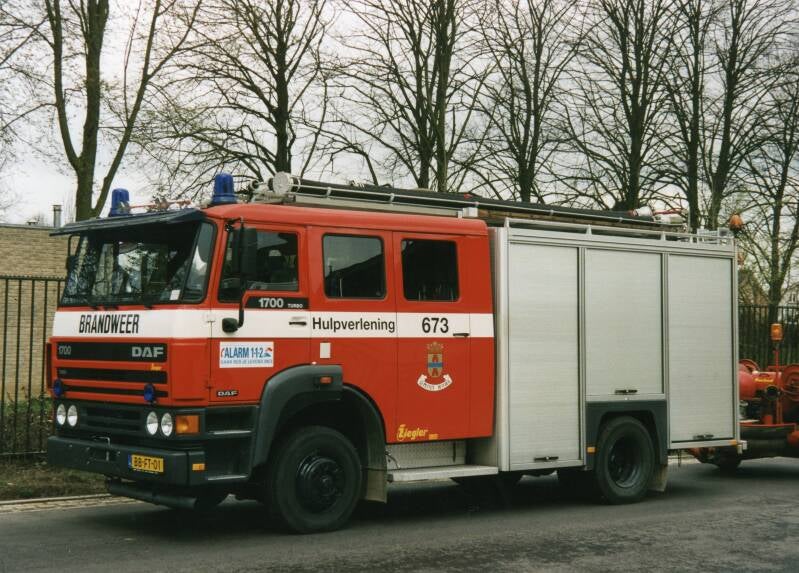 Kenteken: BB-FT-01 Roepnummer: 673 Type voertuig: HV-2+ / PM10 Merk &amp; Type: DAF FF1700NT365 Opbouw: Ajax-Ziegler Bouwjaar: 1993 In dienst: 1993 Uit dienst: 2011