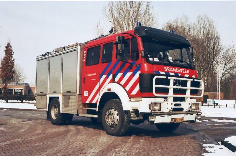 Kenteken: BB-LB-17 Roepnummer: 647 > 5431 Type voertuig: TS8 LD3250 HD240 T3000/150 Merk &amp; Type: Mercedes Benz 1234AF36 Opbouw: Mucar-Godiva Bouwjaar: 1994 In dienst: 1994 Uit dienst: 2010