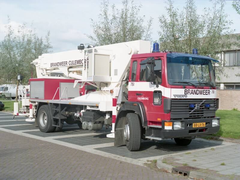 Kenteken: BB-LX-76 Roepnummer: 44-751 > 08-7351 Type voertuig: HW-22,5 Merk &amp; Type: Volvo FS719-50 Opbouw: Hilton Bouwjaar: 1994 In dienst: 1994 Uit dienst: 2012