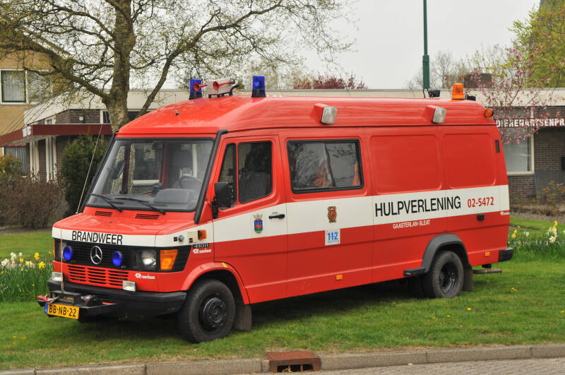 Kenteken: BB-NB-22 Roepnummer: 20-610 > 02-5472 Type voertuig: GM6 Merk &amp; Type: Mercedes Benz 410D37[Ecov] Opbouw: Rosenbauer Bouwjaar: 1995 In dienst: 1995 Uit dienst:  Na gemeentelijke herindeling korps Balk